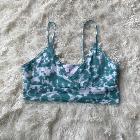 Colsie Tops - ✨3/$9✨ Colsie Crop Top